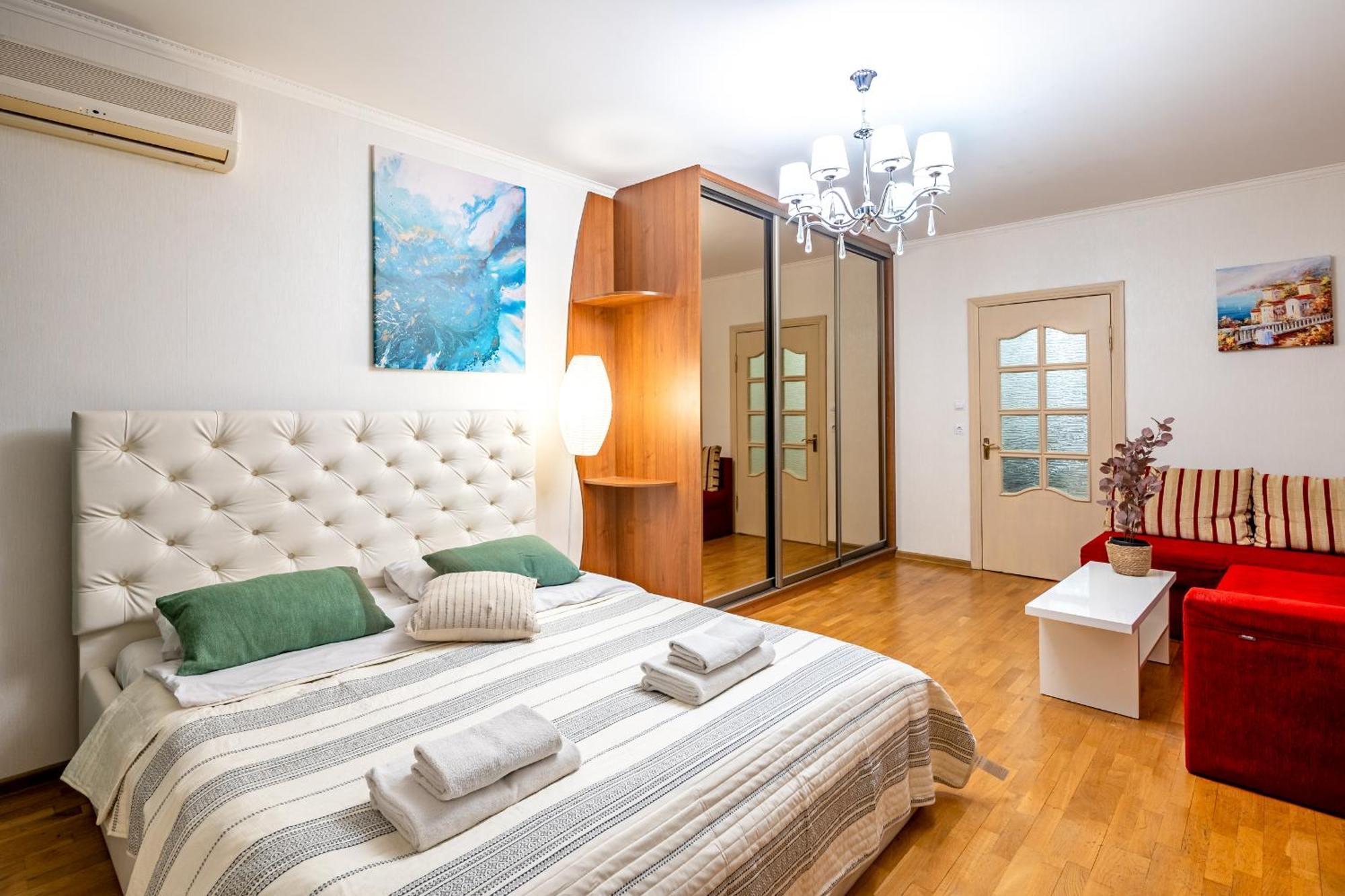 Just Another Comfy Apartment On The Main Squere. 2 Bedrooms, Own Heating, Ac Lviv Exteriör bild